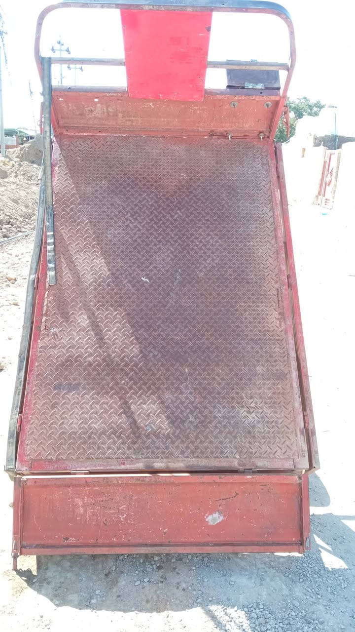 السلام عليكم ستوته للبيع موديل 2010رقم اسود الستوته كهربائياتها كلها شغاله السعر مليون او150او بيها مجال مكانها النجف ناحية القادسيه رقم الجهاز  ***********
