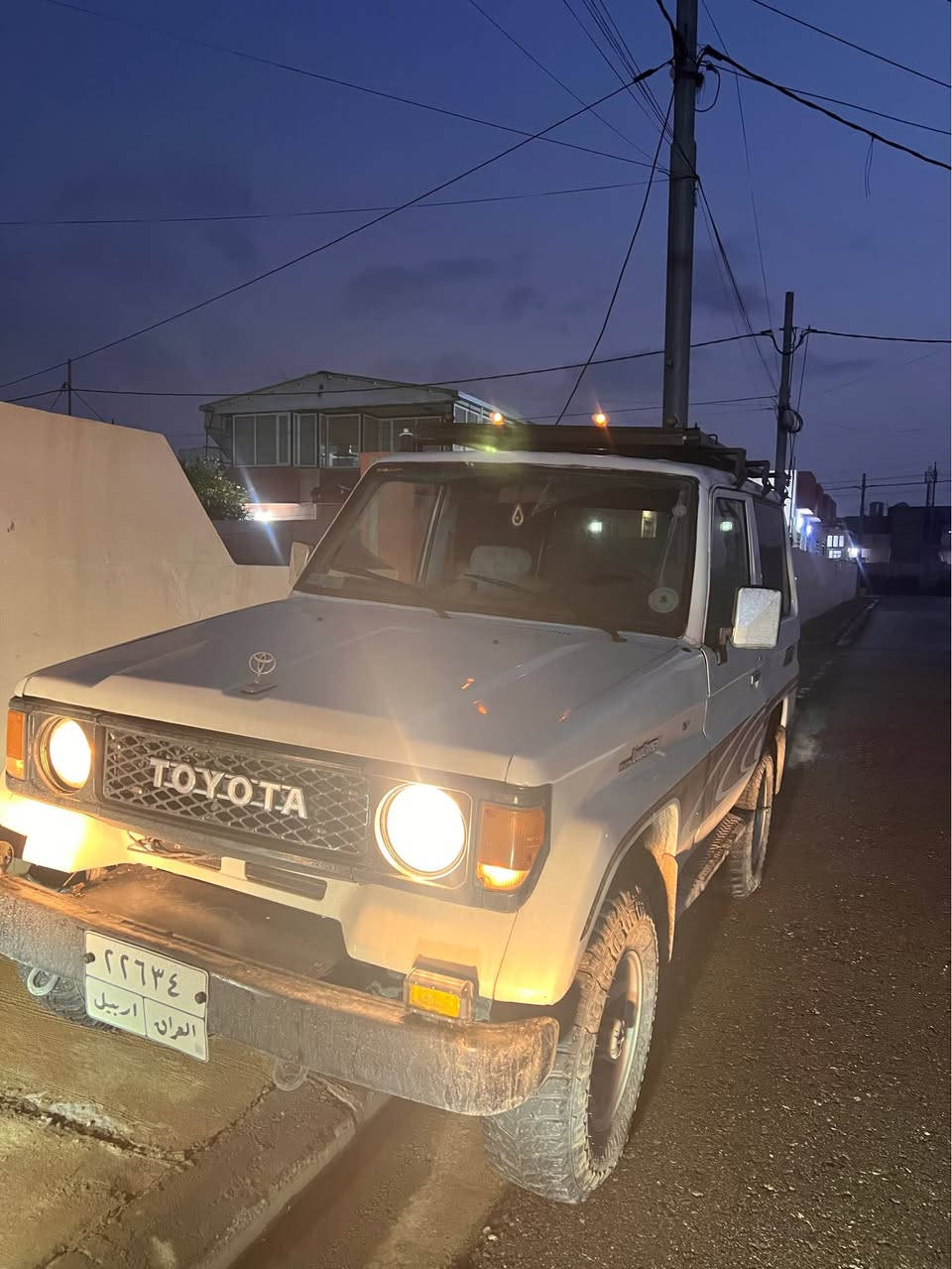 ميكزةمين موديل ١٩٨٧
گير عادي  دبل اكسل 
مةكينه ٤ بستن كروسيده بيلادي كابريته
رةقم هةولير اصلي به ناو كردن به شه رته 
سةيارةكه عامه  شانسي به شه رته 
گورينه وةش دةكةم به شيتك به دلم بيت نرخي ٧٥ معامةلة
*********** أربيل, العراق
