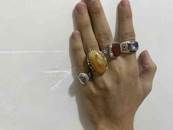 سلام عليكم محابس للبيع أبيعهن بيه وحده عنواني بغداد مدينه الصدر(***********)اجاوب بس واتساب
