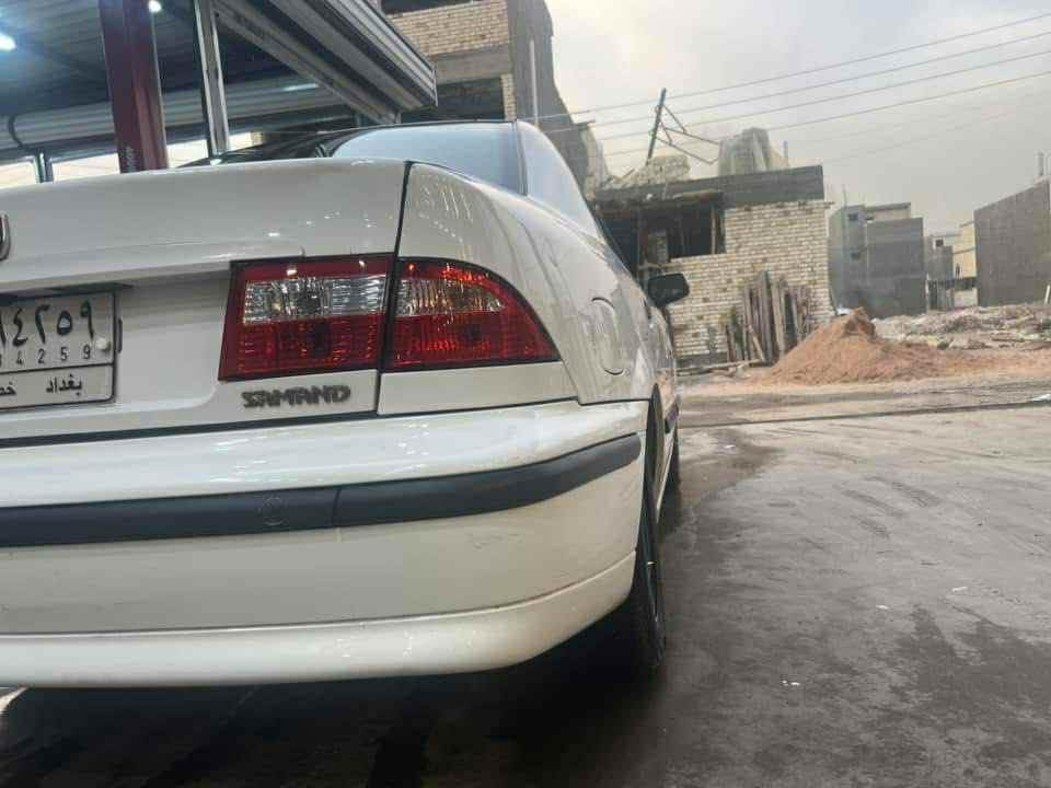 سلام عليكم سمند موديل ١٣ ناطقة والناطق والانذر البلادي شغال  كير محرك تبريد تدفئة
صدر امامي خلفي كله جديد 
كلج جديد 
سياره مبدل بيه بنيد وبارد يم تريشه الجاملغ
مكاني بغداد الدورة سعره ٦٠ وبيه مجال بسيط
***********
