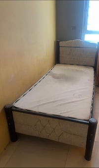 عندي جرابي ام النفر العدد ٢ للبيع /07700796471