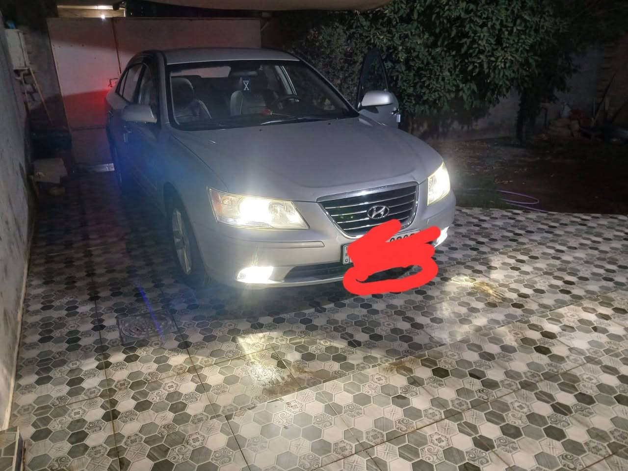السلام عليكم للبيع سوناتا وارد امريكي رقم صلاح الدين انكليزي بسمي مكينة ٢٤٠٠ قبل ٣ اشهر شديتها مال كصة خمسة برغي شرط تبريد تدفئة كير صدر امامي وخلفي تايرات جدد مشط ستيرن مال كصة جديد السيارة مال جناي متعوب عليها ماتصرف عليها كلشي الضرر قبغ الجنطة مبدل اصلي اوبيها مكانات بارد بسيطة جدن ٣ مكانات السعر ١٢٠ اوبي مجال حك الجية او مراوس فقط كورلا حديث يعني ١٧ او ١٨ التواصل على هذا الرقم ***********
