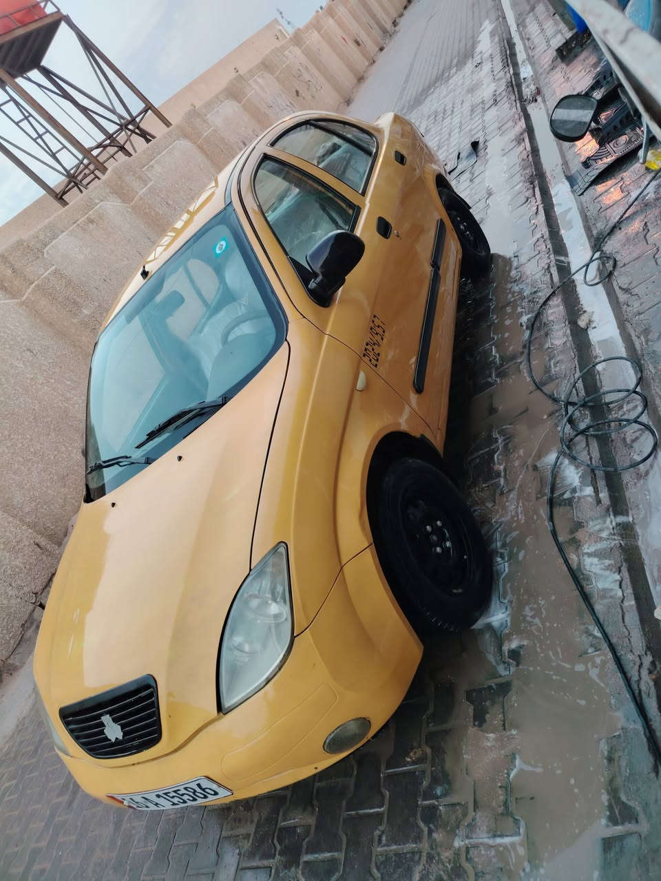 سلام عليكم سياره طيبه موديل 2015 بارد باب الخلفه سياره محرك نضيف تبرد بس غاز تخم تاير جديد رقم *********** موجود واتساب  وخاط سعر 40 وبيه مجال
