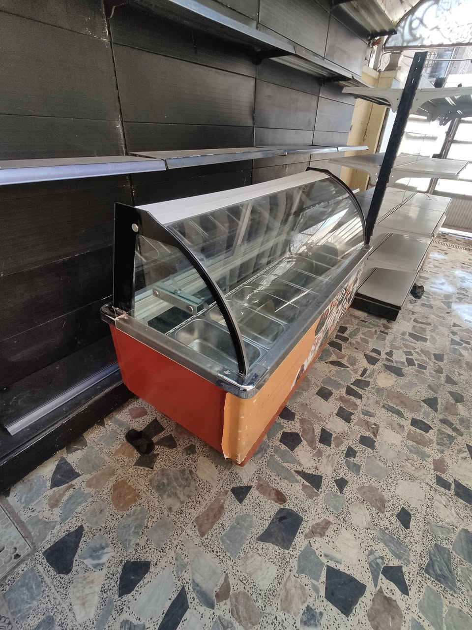 سلام عليكم شباب عارضه مل مقبلات  تركي اللبيع  نظافه فول ستعمال قليل جدا الشراي يتصال ***********
موجود واكو توصيل
