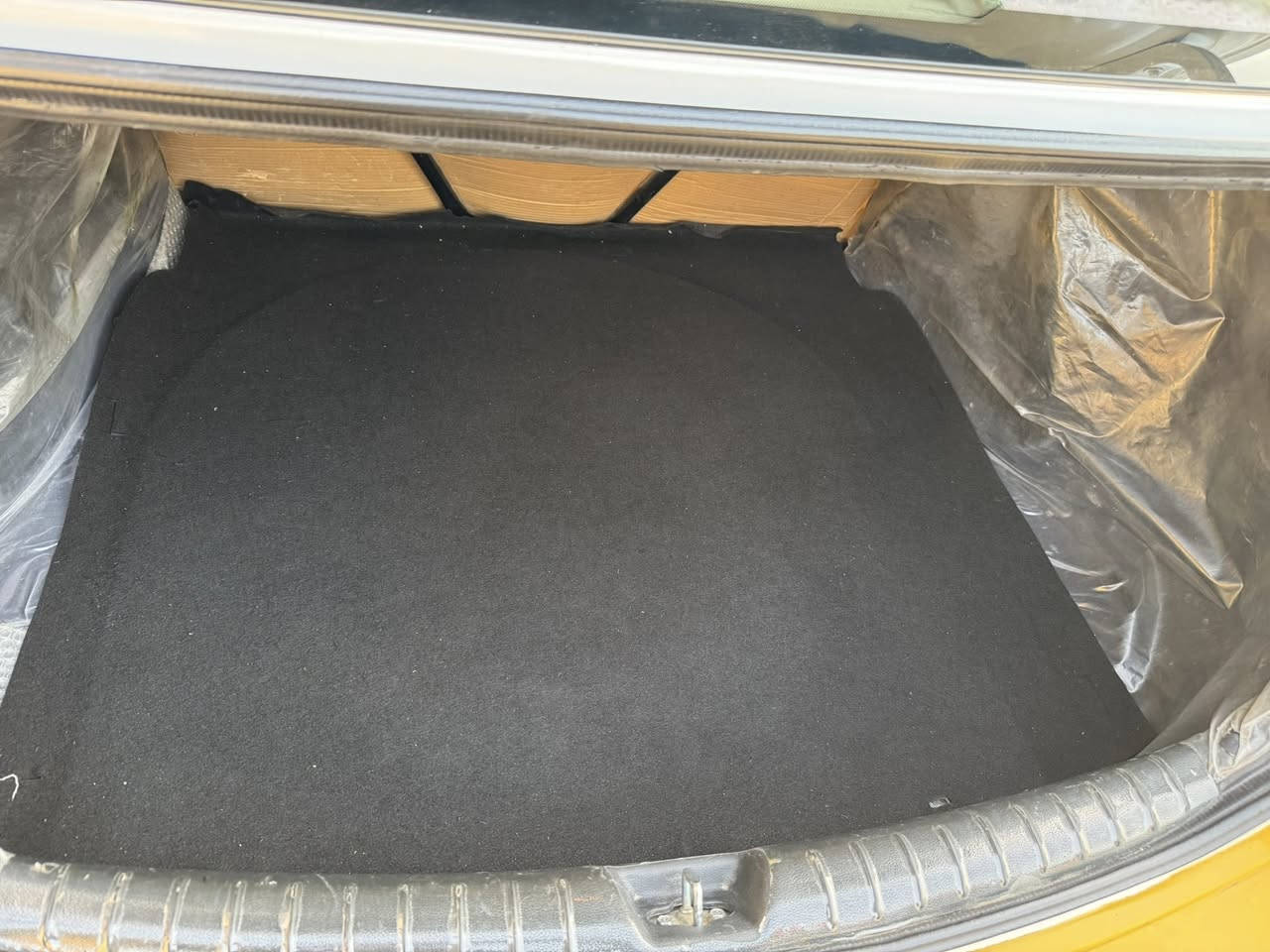 السلام عليكم هونداي 2020 خليجيه مال شركه
مكينه 1600 كير مرغوب ماشيه 90 سياره جديده خير من الله ع ايدي كامله من كلشي تخم تاير سبير منازل سياره ع وضع شركه 
كلهه جديده مدوشمه كير مكينه كلهه جديده 
السعر 142 
***********
