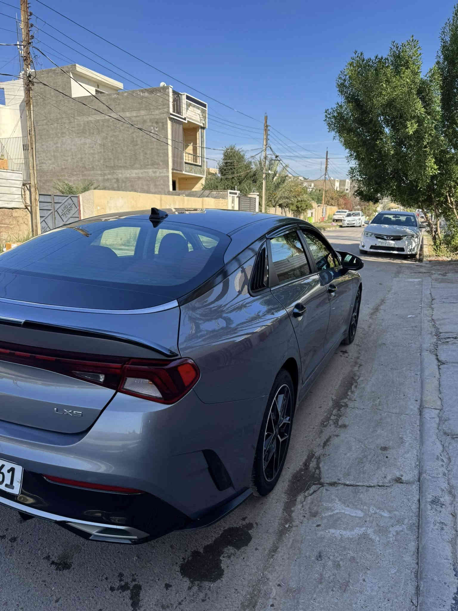 كي 5 موديل 2021 وارد أمريكي حادثها بنيد فقط بدون دواخل وبيها بالعراق جاملغ خلفي صبغ أثر شخوط فقط فول مواصفات من عدا البانوراما ماشيه 80 الف جاهزه للأخير محرك 1600 تيربو هزه سنويه ورقم جديد شرط التحويل السعر 163 بيها مجال *********** بغداد العامرية شارع العمل الشعبي
