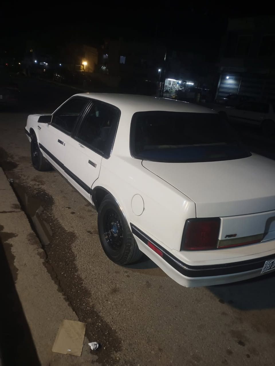 السلام عليكم اولدز ٩٠ كير محرك تبريد كهربائيات كلها مكفوله وبلاديه مابيها حادث صبغ عبايه اثر الجراد ريمونت سنتر لوك صندوق ريمونت سياره مابيها اي نقص كلش حلوه وناعمه رقم بغداد تحويل ثاني يوم تخم كبات سياره كلش نظيفه احلى من الصور رايدها ٤٨ ورقه وبيها مجال للاتصال ***********
