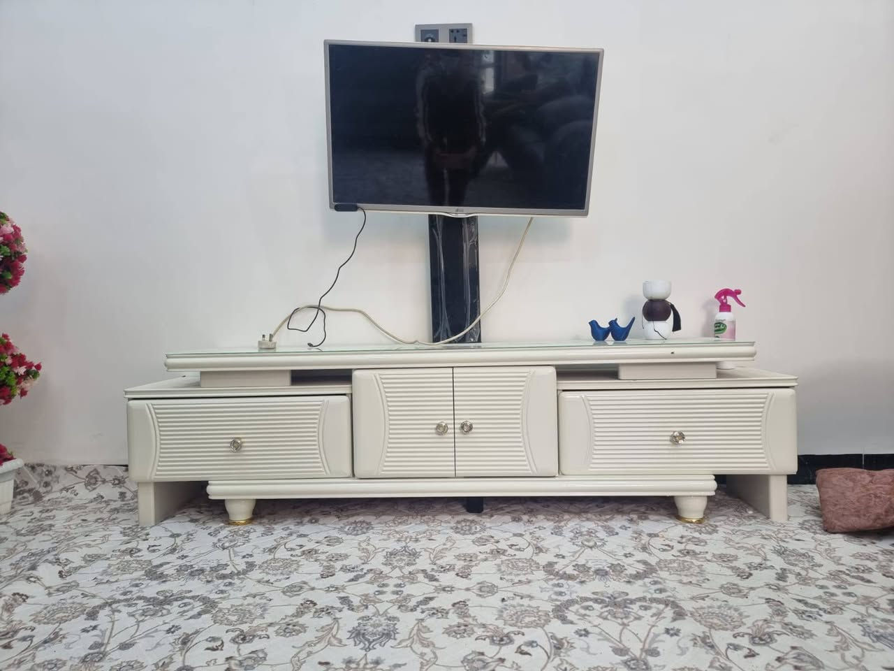 ميز بلازمه مستعمل شهر واحد جديد السعر 130الف مكاني طويريج الجمعيه ***********
