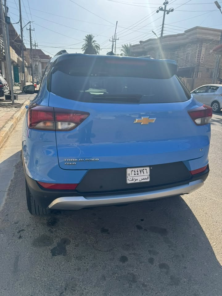 السلام عليكم. 
🚗 للبيع: او المراوس 
شفروليت تريل بليزر
 2024 (CHEVROLET TRAILBLAZER LT) 🚗
السيارة بحالة ممتازة 
مواصفات فئة LT المميزة، تجمع بين الاقتصادية، والأمان، والتكنولوجيا الحديثة.
🛠️ أبرز المواصفات:
 أنظمة الأمان والمساعدة:
 نظام تحديد المسار والحفاظ عليه (Lane Keep Assist).
 رادار أمامي وخلفي لتجنب الاصطدام.
 حساسات خلفية للمساعدة على الركن.
 التكنولوجيا والترفيه:
 شاشة عرض لمسية تدعم Apple CarPlay و Android Auto لاسلكياً.
 نظام التشغيل الذكي / تشغيل عن بعد.
 الأداء والاقتصادية:
 محرك تيربو نشط واقتصادي جداً في استهلاك الوقود.
 نظام Auto Stop/Start الذكي لتوفير الوقود أثناء الازدحامات.
 مواصفات إضافية (فئة LT):
 إضاءة LED نهارية.
 تحكم ستيرن كامل (أزرار المقود للتحكم بالصوت والمثبت).
 مثبت سرعة (Cruise Control).
الحادث امامي موضح بالصور
فحص مؤقت ميسان

💰 السعر والاتصال:
 السعر: 130 وقابل للتفاوض
 رقم الهاتف للتواصل والاستفسار: 📞 ***********

