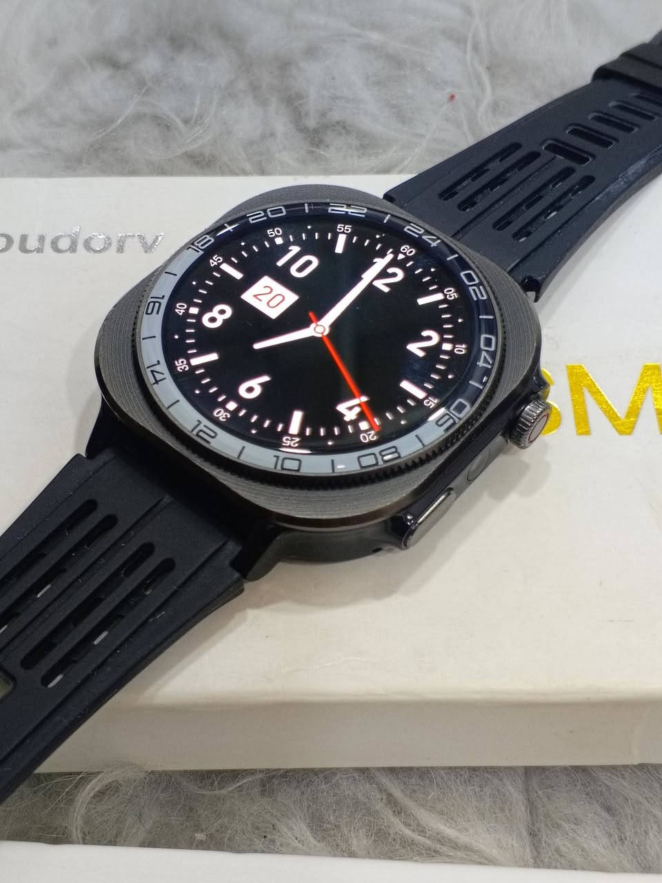ساعة ذكية Soudorv Smart Watch (موديل Y10)
ساعة رياضية ممتازة متوافقة مع أجهزة الأندرويد والآيفون.
المواصفات الأساسية:

تدعم الفلاش .
شاشة دائرية ملونة وعالية الدقة تعمل باللمس بالكامل.
تدعم إجراء واستقبال المكالمات عبر البلوتوث واستقبال الإشعارات.
مستشعرات صحية: قياس نبضات القلب، نسبة الأكسجين في الدم، ومراقبة النوم.
تتبع الأنشطة الرياضية: حساب الخطوات، السعرات الحرارية، والمسافة.
بطارية قوية سعة 660 مللي أمبير تدوم لـ 15 يوم .
الملحقات:
 السير السيليكون الأسود الرياضي.
 واير شحن .

السعر 30 الف قفل .  الموصل حي الشيماء .


**إذا كنت صاحب هذا الإعلان وتريد حذفه لأي سبب، رجاءا أرسل رسالة إلى الدعم الفني**