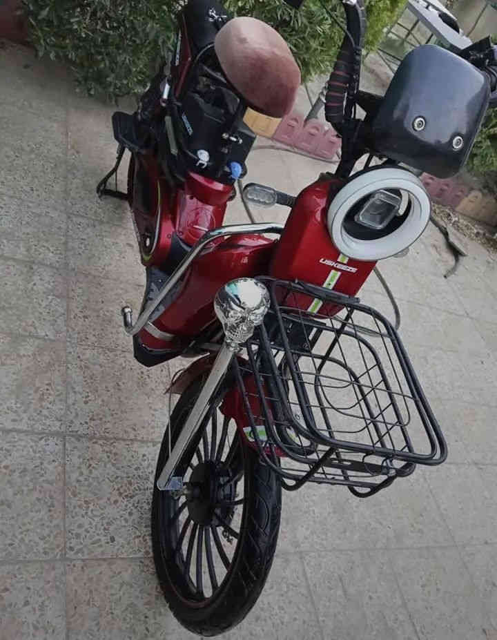 لسلام عليكم متاح ماطور حجم ٢٠للبيع ماطور نضيف خمسه بطاريات لايت شغال اشاير سرعه ٩٩ ثلاثة نمرات ماطور شاحنه رقميه اصليه السعر 275وبي مجال بسيط العنوان قوسيات اتصل على على الرقم (***********)(***********
