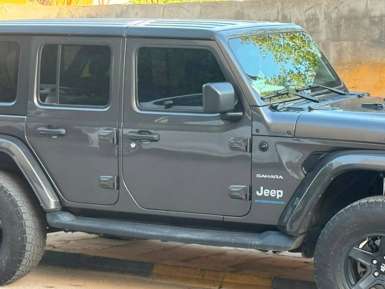 رانكلر
23موديل 
نضام هايبرد
شحن
بانزين
 كلين 
موصفات   كامله
مكان بغداد
***********
