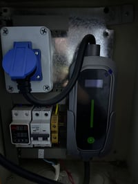 شاحنة Byd اصلية بدون ايرث ام الشاشة حدها ١٦ امبير تشحن سريع وبطيئ كامل...