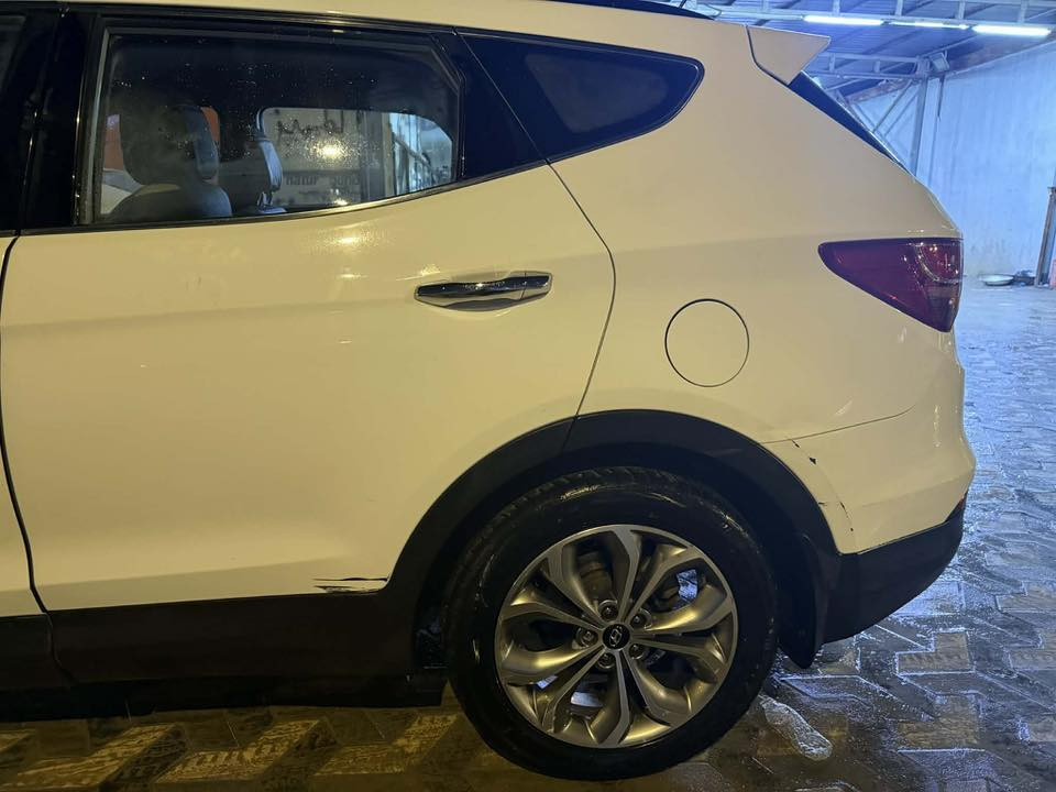 سنتافيا 2015 خليجي
مكفولة كفاله عامه ضربة صبغ تبديل بارد 

محرك 6 سلندر 

كير و حداديه و مكينه بحاله ممتازه 

ماشية 100 كيلو 

7 راكب 

كشنات جلد

رقم ذي قار مشروع وطني باسمي 

مكاني ناصرية مركز 

*********** 

السعر 200 و بيها مجال قليل
