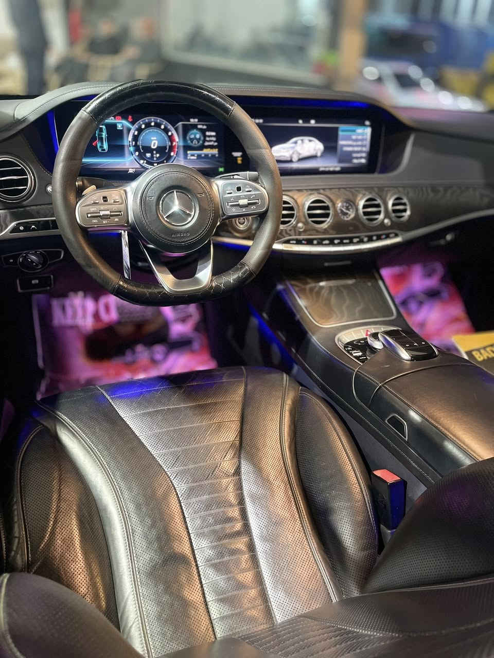 للبيع او مراوس
للبيع S500 2018
سقف بانورما 
لارج باب طويل 
ثلاث دكم 
داخل صاج 
ابواب شفط 
كشنات تبريد تدفئه ذاكره 
جكات 
لون مميز رصاصي ميتاليك ابو شذرة 

جديدة جدا 

مكانها بغداد معارض النهضة
***********
