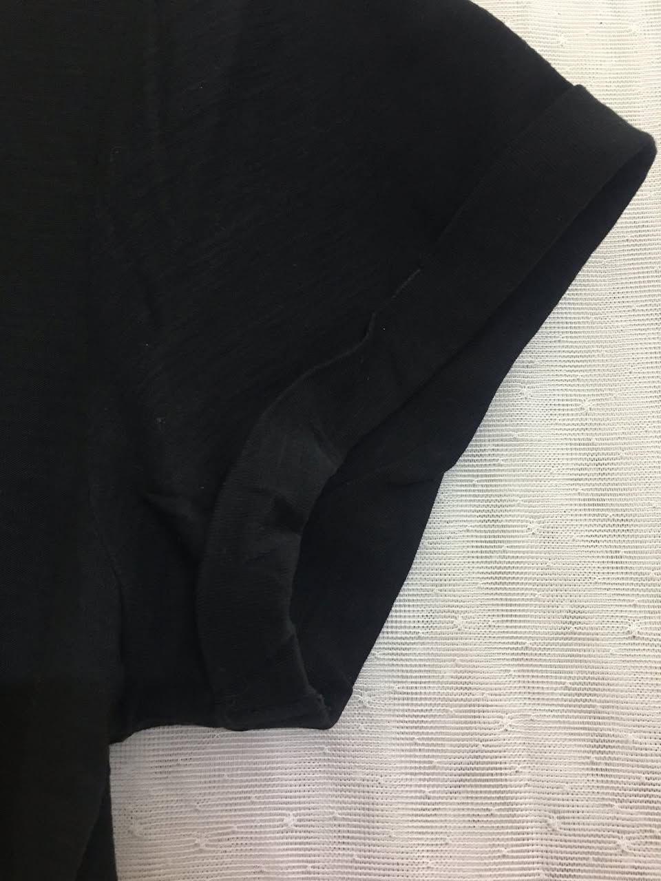 ماركه عالميه 
من --- H&M
تيشرت اصليه 
سواد فحم 
خامه قطن ليكرا 
نظافه ميه بلميه 
عرض الصدر -- 54
الطول --- 67
قياس -- M --
العنوان بغداد الجديده 
للحجز على الخاص واتساب ***********
يتوفر توصيل من شمال الي جنوب العراق 
‏انتباه انتباه ‏ممنوع دخول العطلات￼￼
