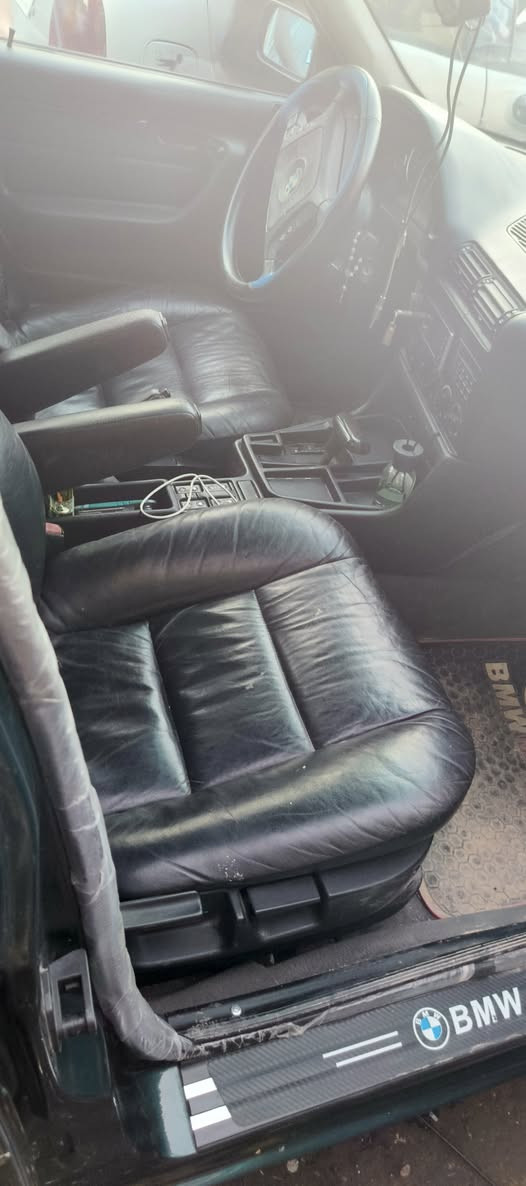 بي ام 540 للبيع سياره جديده سعر السياره 85 وبها مجال قليل مكاني موصل برطله ***********
