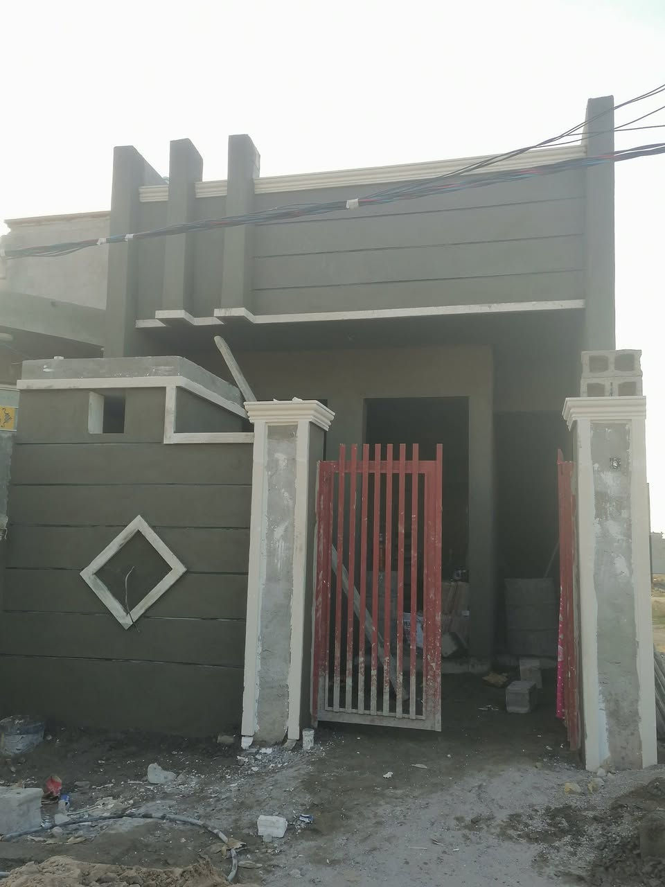 السلام عليكم
لباخ متفرغ حالياً
لبخ ناعم تقطيع ترايش كوبلنات
واجهيات فلين 
رقمي ***********
