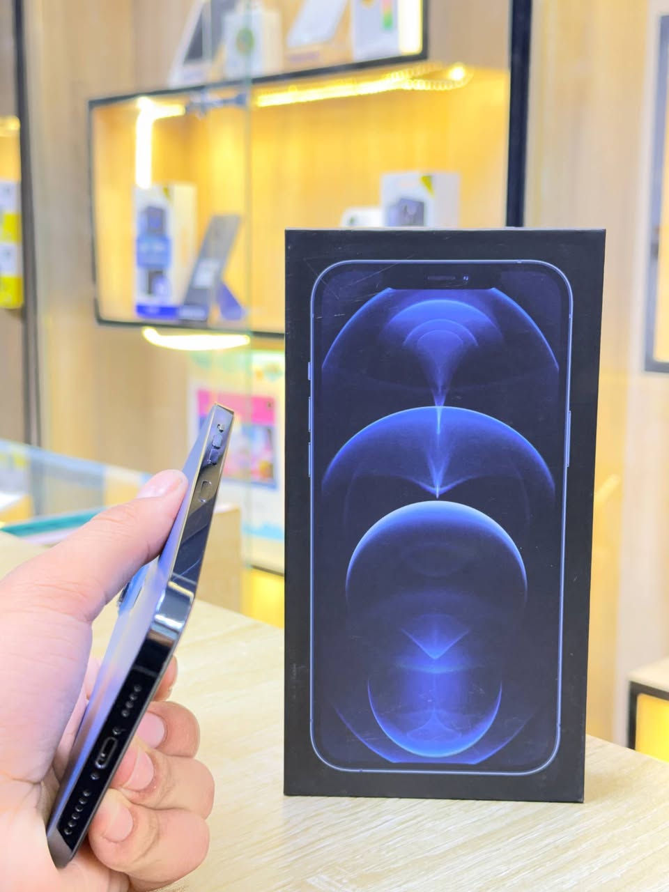 🎄🎄   اقوه عرض نهاية سنه🎄🎄
ايفون12 برو ماكس  لون مميز    لو ذاكره 256بطاريه88 🔋 نموذج M شرق اوسط A/AA الي يحبه قلبك  متوفر خدمة توصيل بشروط اوليه جميع محافظات العراق 🇮🇶 
 ممبدل بي شي مع ضمان 5 ايام  نضافه 100‎%‎  زلغ ما بي وتر بروف كامل ملحقاته الجهاز نضافه كانما فاتحه من الكارتونه بلحاسبه كله نورمال  
مكاني   كربلاء تحت جسر باب طويريج منفذ ابو حيدر للمبايل
☎️*********** 
سعر  525  الف
