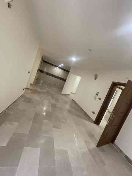 شقه 152 متر مربع للبيع نقدا
واقع حال 130 م
مجمع ابن فرناس في التاجيات مقابل معهد النفط العربي قرب جسر المثنى
بناية B1 طابق خامس تفاصيلهة ( صالة كبيرة ، هول مفتوح على المطبخ ، غرفتين نوم ، حمامات عدد 2 ، منور ، بالكونة )
البنايه جاهزه ومسكونه ومتوفر كل الخدمات ( سكيورتي وماء وكهرباء ومدارس ومصاعد وساحات ومول قيد الانشاء ونادي ترفيهي ،…)
سعرها بالشركه 158500000
ابيع نقد 152 مليون الشقة مسددة بالكامل وجاهزة والاستلام مباشر
مجهزة بكاونترات مطبخ مع طباخ مع مفرغة هواء مع مغسله مع سخان مع اجهزة تبريد عدد 2  
اللي يحب يتصل مباشر 
***********
ابو مصطفى
