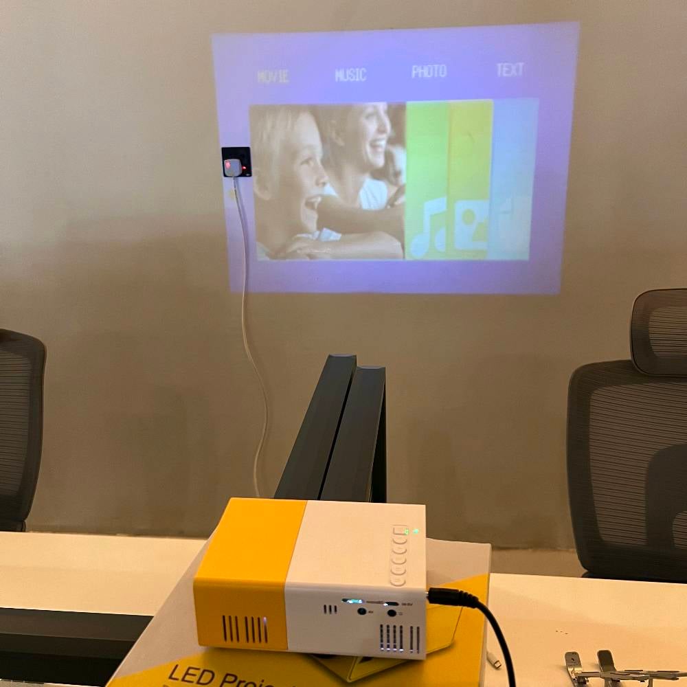 🎬✨ بروجكتر LED صغير محمول 🎶📽️

يشغل فيديو، صور وموسيقى من HDMI، USB أو Micro SD بدقة حتى 1080P 🌈
بطارية مدمجة وحجم خفيف يسهل حمله 👜
عدة منافذ للتوصيل وتشغيل مباشر للوسائط 🎧

استمتع بالترفيه في أي مكان بسهولة! 💫