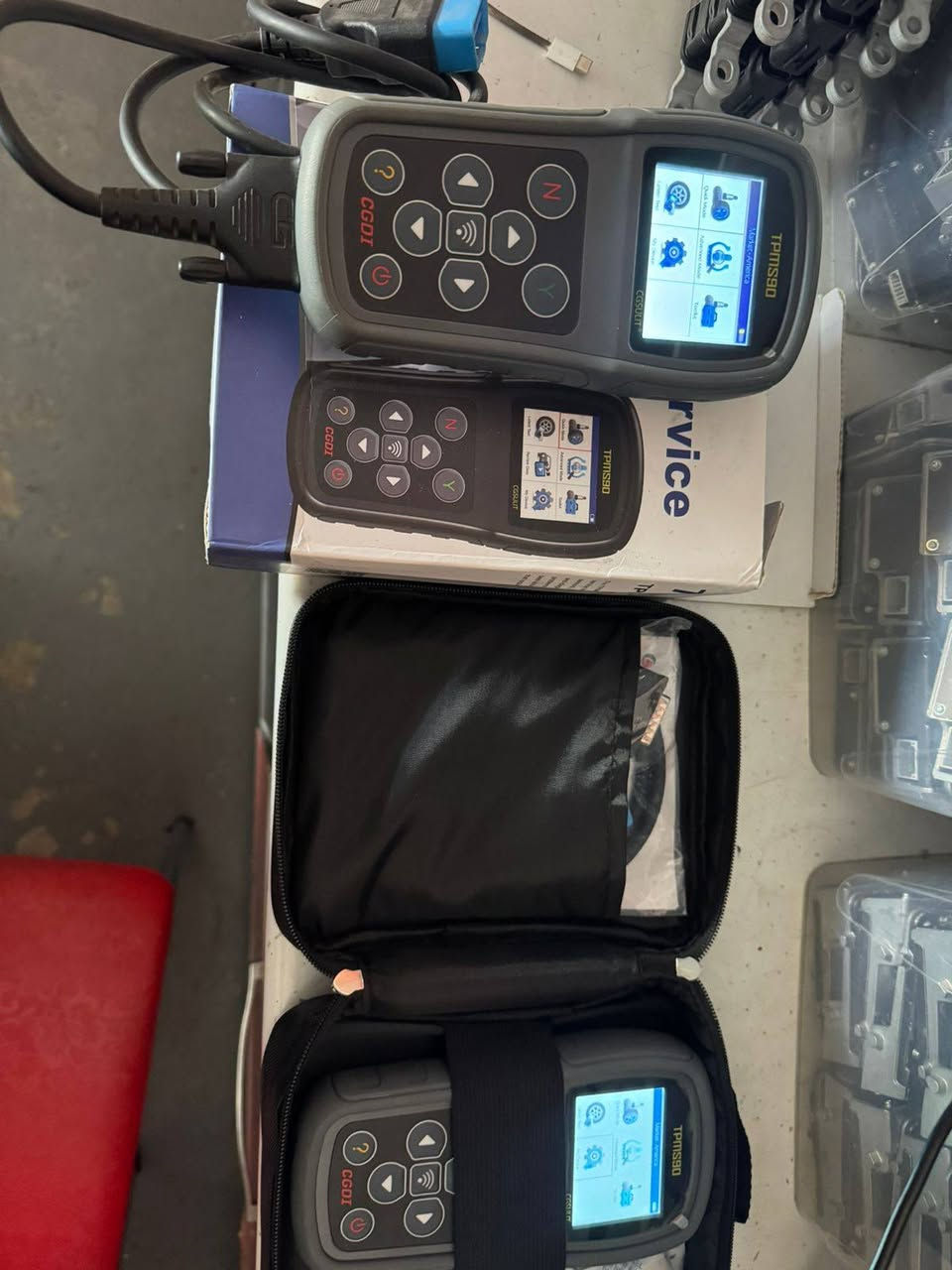 من رخصة الادمن
جهاز فحص TPMS، العدد2
فحص وبرمجه حساس الاطارات
السعر 100الف للواحد 
*********** /واتساب
