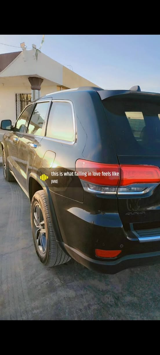 السلام عليكم..
للبيع جيب لمتدد
فول للخير +جنطه كهرباء يعني 1ع 1 حدادي جديد+ مكينه بل باكيت 
تخم تاير جديد السياره ماناقصه اي شي 
وبل عافيه ع تصير من نصيبه رقم بغداد بسامينه
مداور ثاني يوم سونار مرفق ويا المنشور ترهم مراوس حسب القناعه للستفسار رقم *********** بي واتساب
السعر 185
