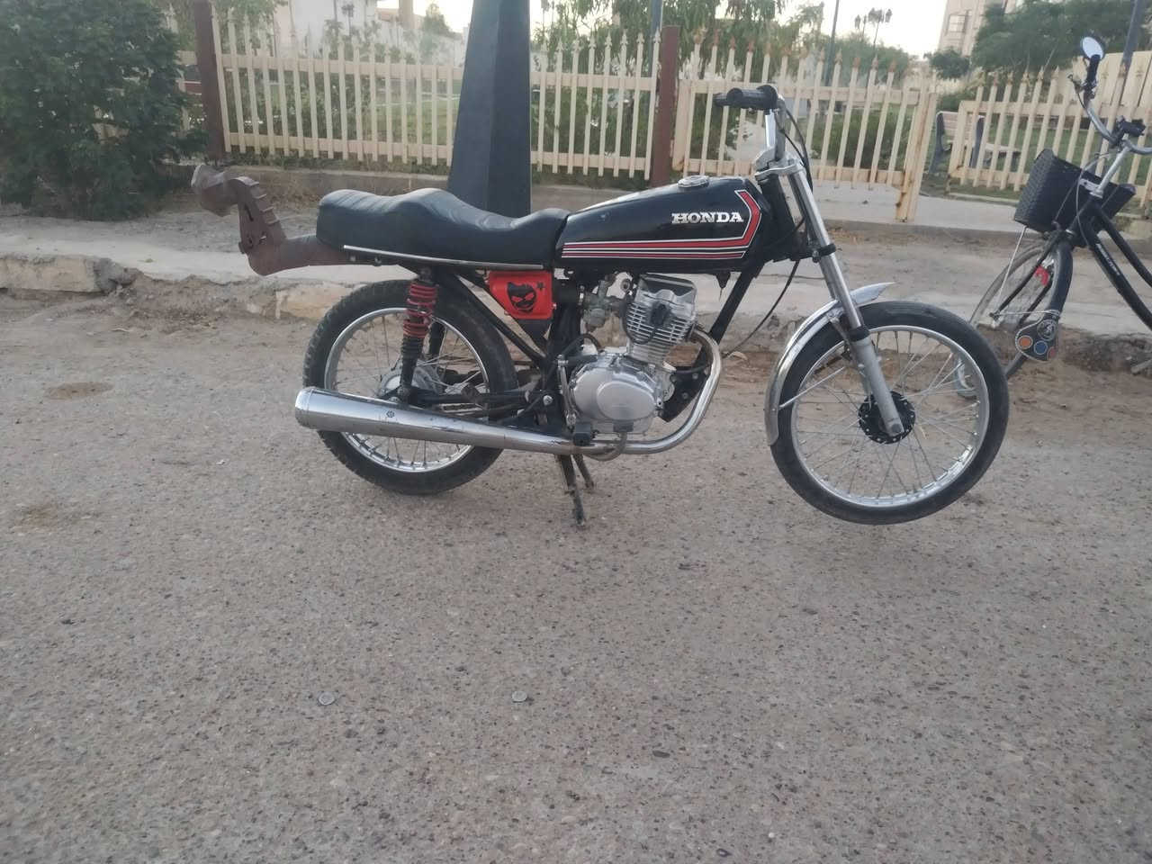 سلام عليكم نامه شلامجه اصلي  موديل ٢٠٢٥ محرك ما مفتوح للبيع ب ٤٥٠ وبيها مجال مكاني بيجي  رقم ***********
