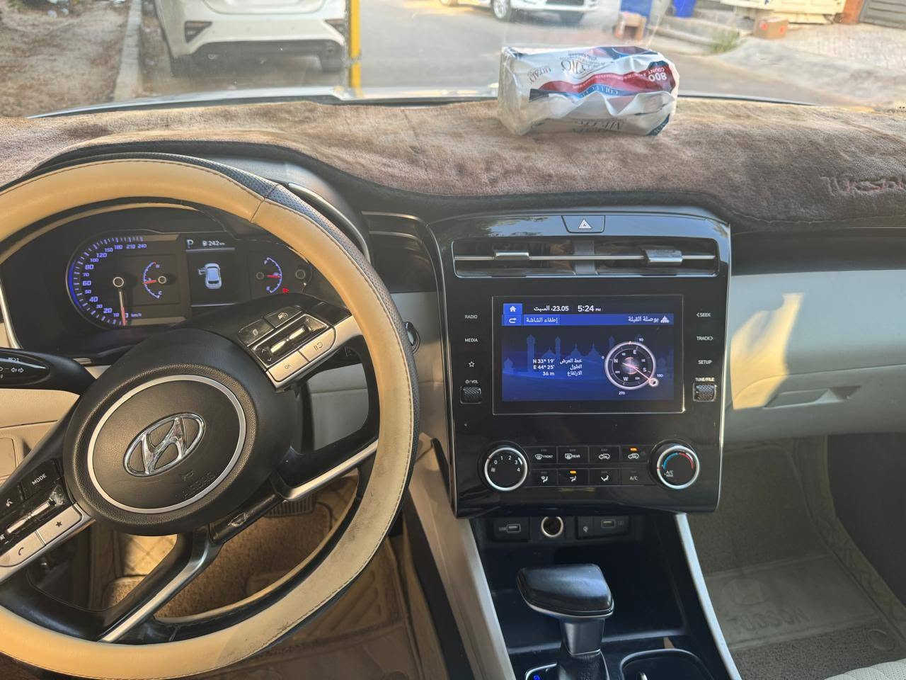 السلام عليكم توسان ٢٠٢٢ خليجي ضرر جاملغ +بنيد نص من باب السيق القطع تبديل وصبغ *********** سعر ١٧٠ بيهه مجال
