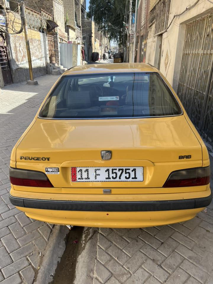 السلام عليكم للبيع بيجو بارص موديل ١٥ مكفوله كير ميكنه لا تنقص لا تبخير باسمي تحويل ثاني يوم مصفره هيئه وغرامات السعر  ٥٠ ورقه وبيه مجال حك الجيه المكان بغداد مدينه الصدر الرقم *********** و متواجد واتساب
