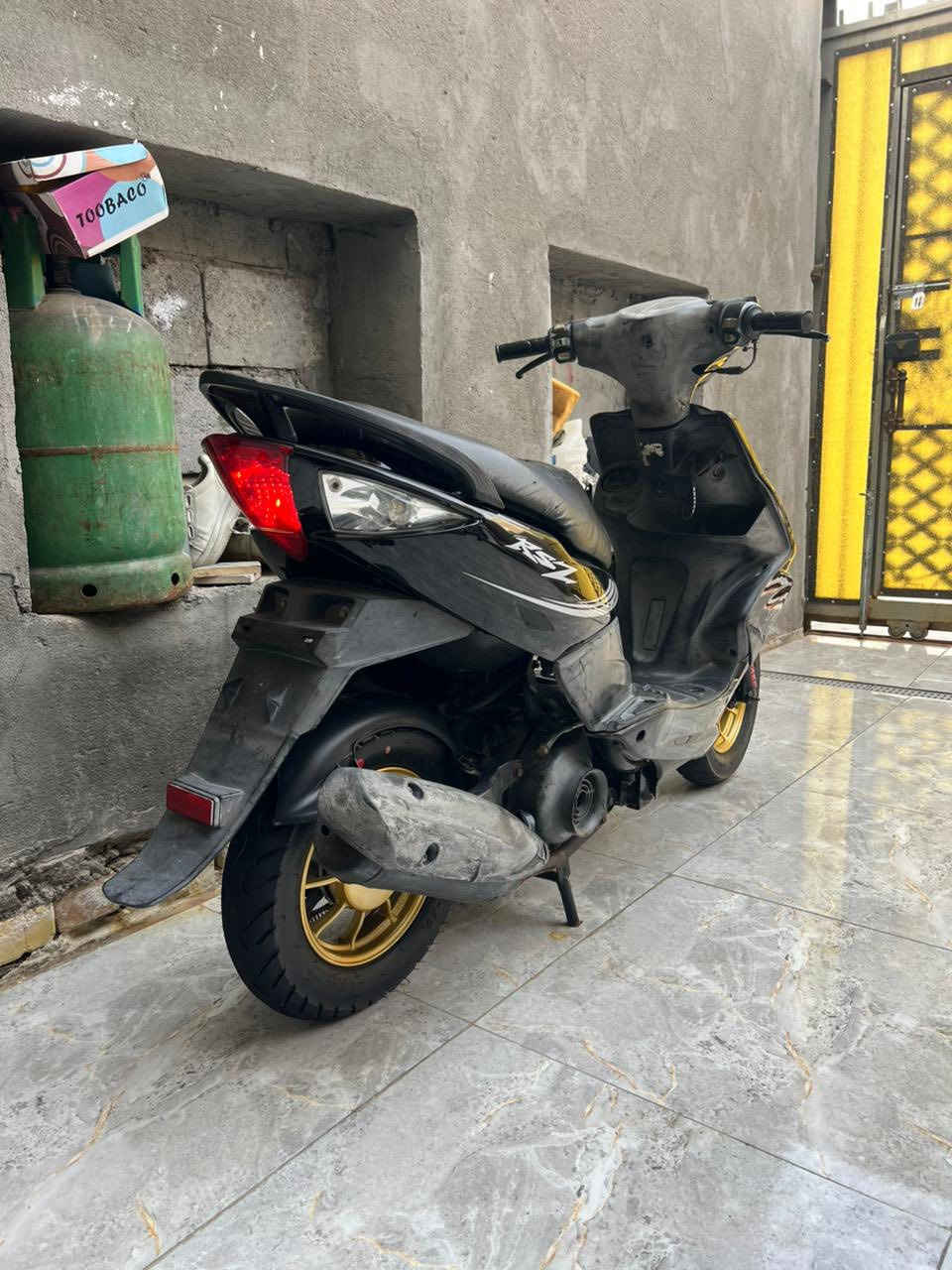 السلام عليكم ماكس مضلع ياباني للبيع أو للمراوس  2008 مكفولة الدراجة مكينة مامفتوحة بوشة بلاد 49 الدراجة مكينتهة خرسة وناعمة ماتنسمع فول ملاح شلعة معدل فول نكرة سلف الدراجة ودكة هندر ويل رياضي كهربائيات كلهة شغالة دبلات كلهة شغالة تايرات جدد جلاتين الدراجة ماعوزهة اي شي وبل عافية عل ياخذها السعر 650 وبيهة مجال للشراي مكاني البصرة المعقل رقمي ***********
