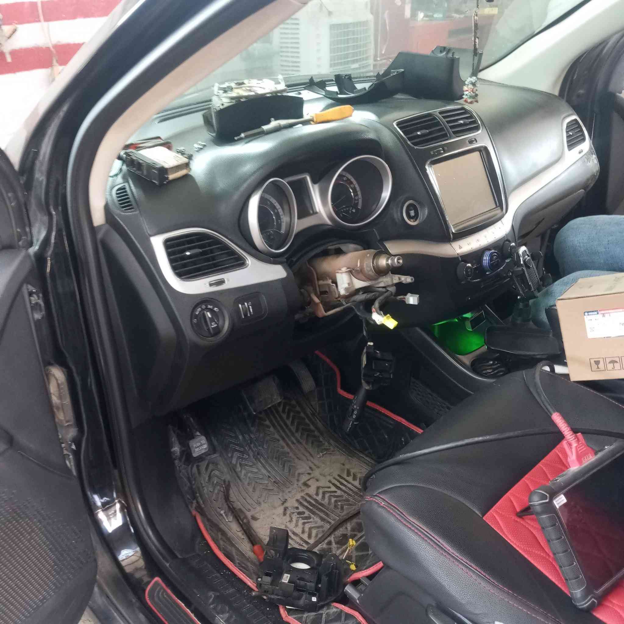 #تحيه_طيبه_لكم 

جاجر 2021 تبديل واشرات قبق ولفات 

دوج جورني تبديل شريط ستيرن برمجة زاوية الستيرن 

دوج جورني تبديل بلوجكتر لد درجه اولى 

يوجد توصيل لجميع المحافظات 

العنوان الناصريه الثوره نهاية الشارع المركز السايدين 
***********
***********
