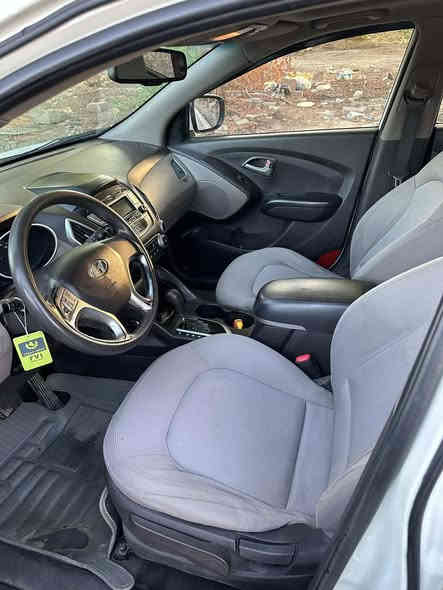 السلام عليكم
توسان خليجي 2012
رقم اربيل 
هزة وفحص جدد
سنوية لغاية 2030بأسمي 
فول مواصفات 
قطعتين صبغ
مكان بغداد 
السعر (130ورقة)
بغداد
***********
