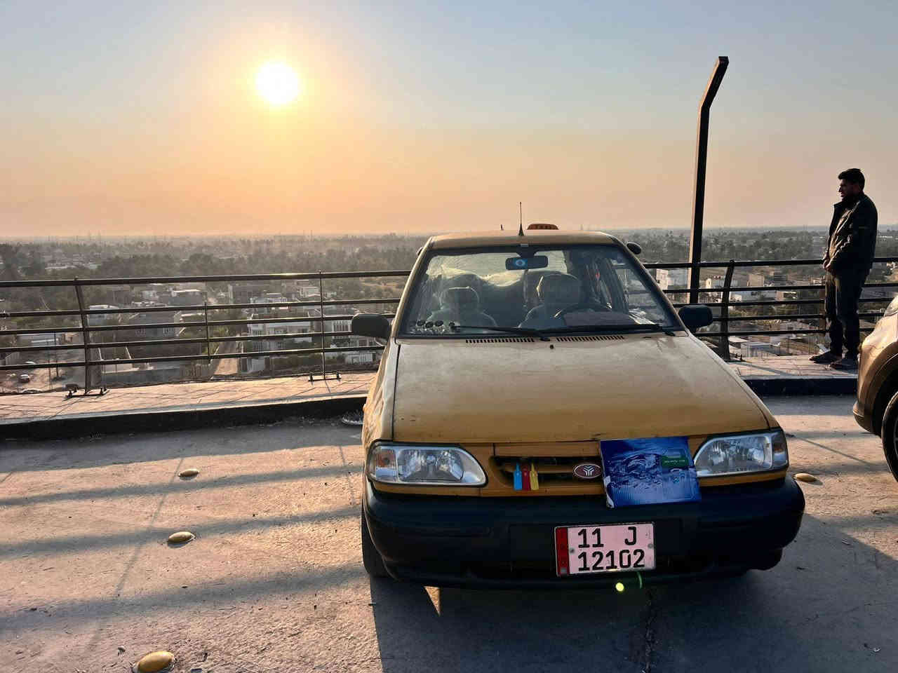 سلام عليكم سياره موديل ١٢ سيارة بسمي مصفره كلشي مكينه جديد كير تبريدها شغال مختصر سابيه خير من الله بسمي عارضهه ب٢٢ وبيهه مجال *********** مكاني بغداد البياع
