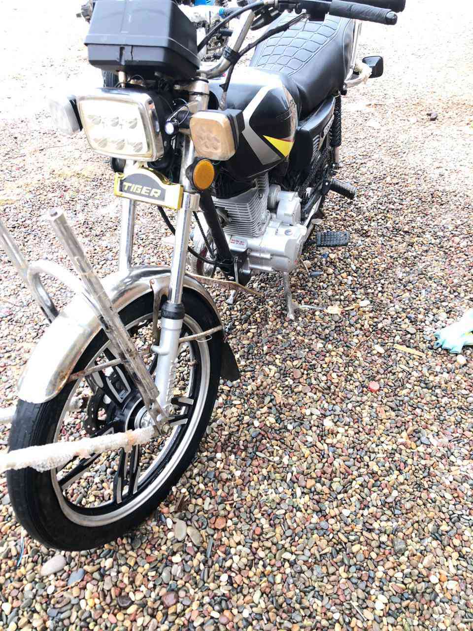 السلام عليكم موطور سيفان موديل 21 كهربائيات كله شغاله محرك نشاط ومعدل بي بدايت صرف ه‍ ***********
