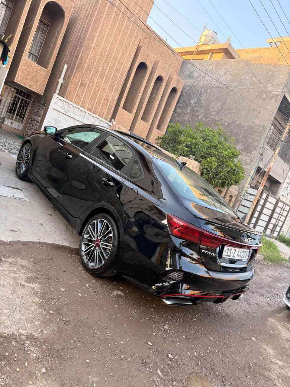 سلام عليكم 
كيا فورتي GT 2024 فول مواصفات
ماشيه32  الف كيلو 
كير DCT سبع نمر رياضي
رقم بغداد باسمي تحويل ثاني يوم
الموصفات
فتحه سقف
بصمه تشغيل عن بعد
جنطه كهرباء
نقطه عمياء بلمري
شاحن وايرلس
شفتات ستيرن
رادار تحديد مسار 
اوتو هولد 
ايقاف ذاتي 
مثبت سرعة
شاشه كبيره 9 انج
كشنات جلد حضن
سستم صوت هارلم
دبل اكزوز رياضي 
تدفئه وتبريد بل كشنات
بدون ايرباك ولا تبديل ولا صبغ فقط بارد بل جاملغ الايسر الامامي 
مكان السياره حي الخضراء 
***********
السعر 173

