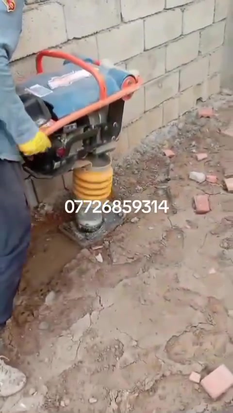 كادر سبيس حدله قفاز.جلمود صب أرضية بعقوبة ***********  تنضيف بيت تصعيد بلوك البتلو

