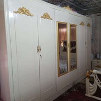 غرفة نوم • للبيع • بيها مجال