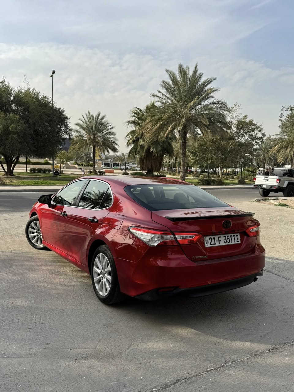 كامري 2019 خليجي كفاله ‼️
وكالة جيهان 
جديده جدا ماشيه 82 الف كيلو ‼️
رقم سلمانيه تحويل وكاله موجود
اضائه led نقط عمياء 
اوتو هولد 
هاند بريك بصمه 🥇
ويل كب
صدر محرك كير كله كفاله
بيها فقط pdr بالجاملغ اامامي
مكان السياره بغداد 
السعر 185 وبيها مجال بسيط
***********
*********** واتس ☎️
