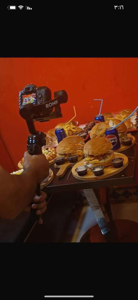 سلام عليكم شيف سنكات غربي بيزا مقبلات كص متفرغ للعمل بغداد ‪0777 572 5551‬
