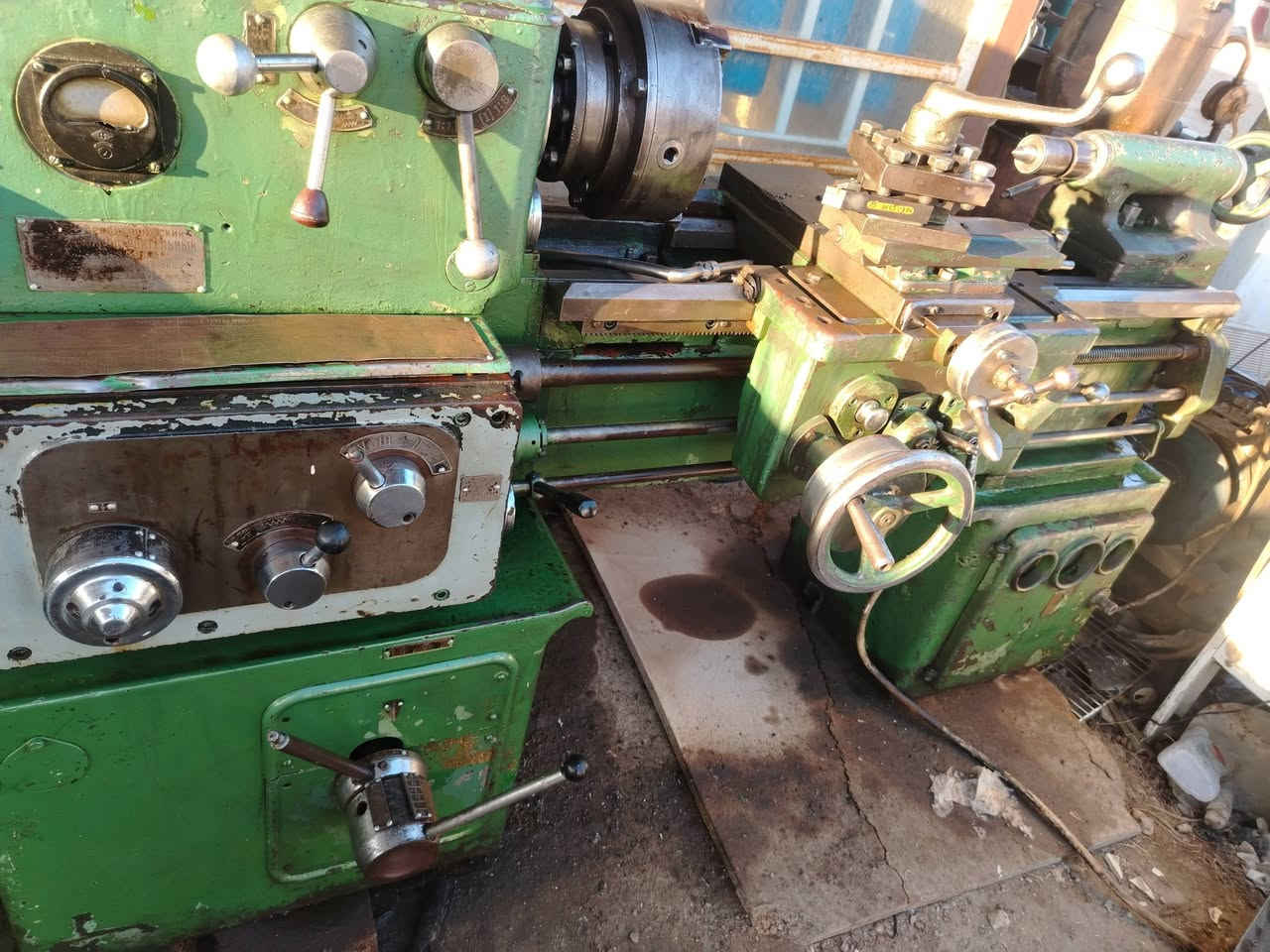 سلام عليكم تورنه روسي اتلترباع ضخمه وجديده نضافه ٨٠ بالميه شغاله كله سعر مليونين وميه بابل قرب جسر بته ***********
