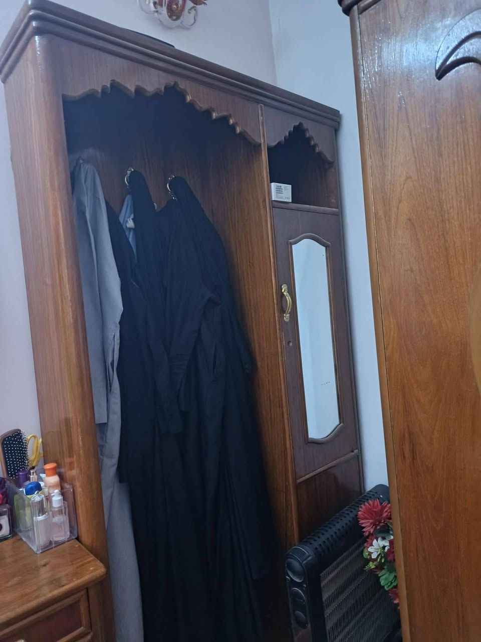 غرفة نوم حطاطه تسكام سرير زاوية مع ملحق كنتور 4 أبواب مع ملحق ميز وطابوريه أخت الجديده استعمال قليل 
ضرر بسيط مراية الكنتور أثناء النقل أنكسرت سعرها 10 آلاف
سعر الشراء مليون و300 سعر البيع 750 قابل للتفاوض 
المكان مدينة النجف 🌷


**إذا كنت صاحب هذا الإعلان وتريد حذفه لأي سبب، رجاءا أرسل رسالة إلى الدعم الفني**