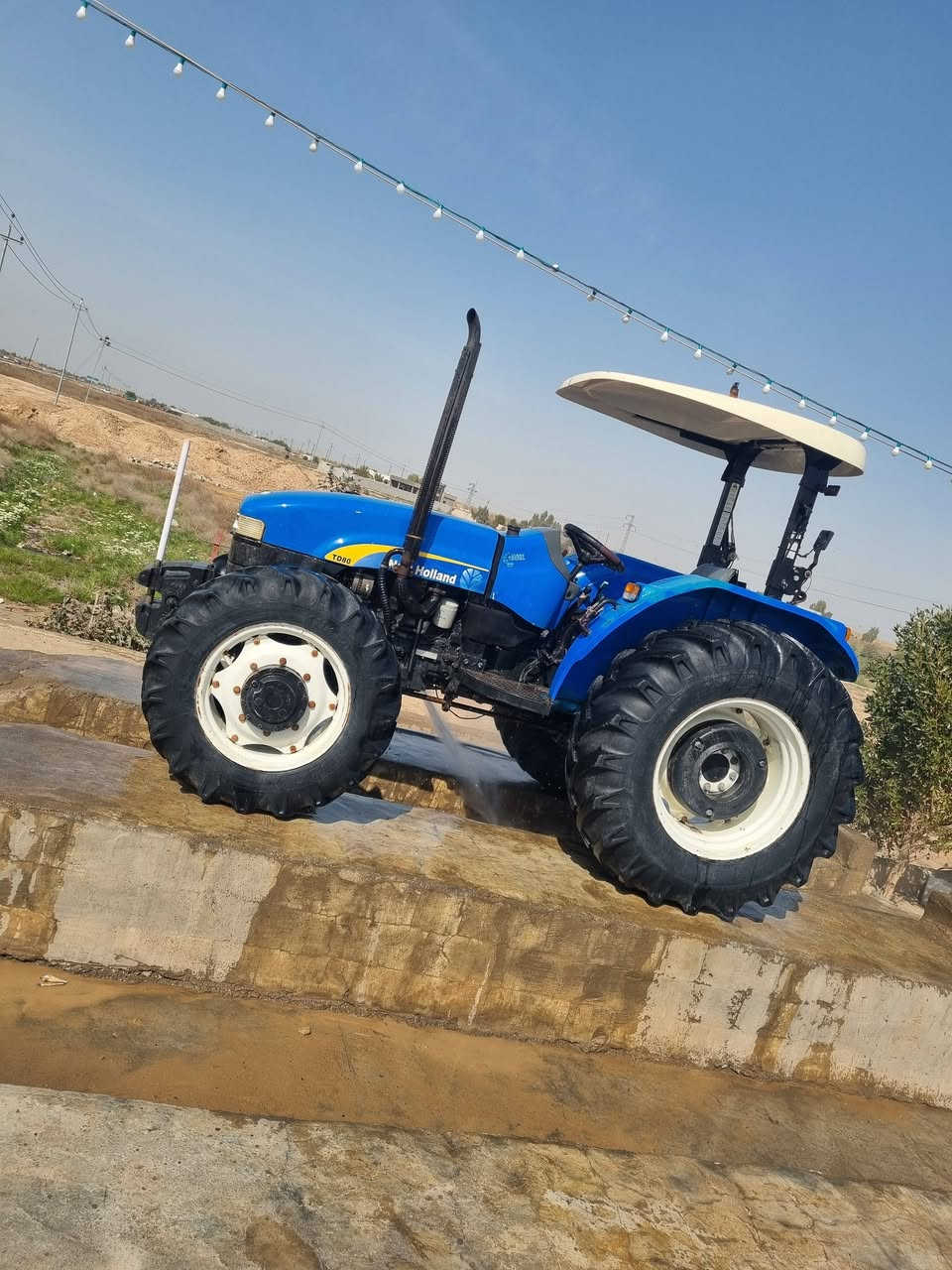 مكينة ني هولندا للبيع حجم ٨٠ جديد رقم اربيل تحول  تايرات الشركه موديل ٢٠١٩
المكان ديالى
 الاستفسار والاتصال ‎***********
