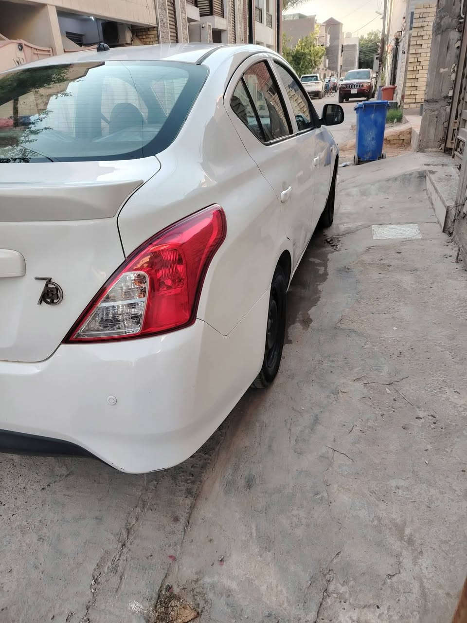 السلام عليكم
نيسان سني هندي
موديل 2019
رقم بغداد
ماشيه سيارة150 كيلو متر 
سنويه ساقطة
سعره 100$ شده
بيه مجال
حادث سيارة موجود بل سونار
رقم ***********
