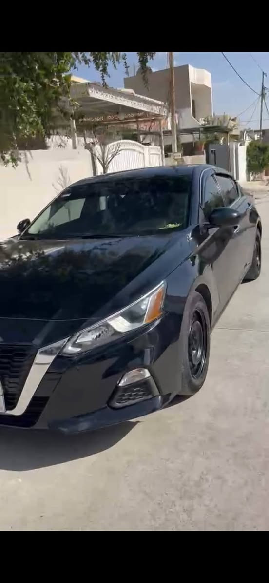 نیسان ئاڵتیما مۆدێل 2019 مواسەفات s رەنگی رەش
یەک پارچە سبوخی هەیە بەس بۆنیت بێ بەدەنە بێ شانسی بەشەرت ناوی نەگرتووبێت  بێ ئێرباگ 
بەڵام کەمێک ساردی هەیە 

ژمارەکەمان 
***********
وەست ئابیشە شمشمل, السليمانية
