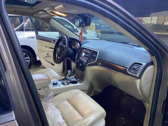 بسم الله الرحمن الرحيم 

جيب كراند شيروكي لمتدد فول  مواصفات وارد امريكي موديل 2018 حادثها ابوب جهة اليمين فقط ايرباك البردة 
1- تخم تايرات جدد
2- باتري جديد 
3-ادامة جديده
4- داخل اوف وايت 
5-جامتها الاصليه الجايه من امريكا موجوده 
6- السبير منازل
السعر السياره 25000$ وبيها مجال لطيبين 🤍
الرقم البي واتس اب : ***********
الرقم الثاني بدون واتس اب : ‭٠٧٨٣ ٨٥١ ٦٧٦٤‬
