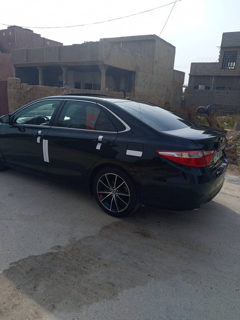 سلام عليكم للبيع كامري 2016 سياره بيها صبغ بابين اثر شخط شرط بدون فتح بدون ايرباك سياره كلش جديده
سياره مواصفات Xseفول مواصفات للخير 
فتحه سقف 
شفتات ستيرن 
بصمه دخول ذكي دوسات ترحيب 
كشنات هيتر وكهرباء وجلد 
شحن لاسلكي 
رادارات امامي خلفي وجانبي 
منضومت زنزون جديده 
تدفئه وتبريد ثلج 
سياره كامله مكمله تخم تاير جديد صدر امامي خلفي جديد
سياره كامله من كل نواحي 
مكان سياره ديالى  اي ستفسار ***********
