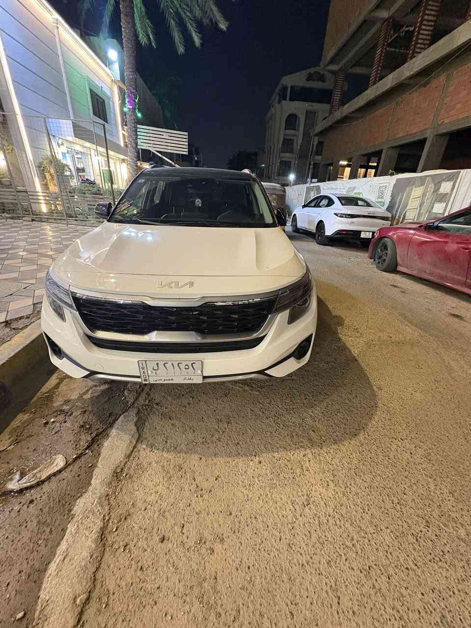 السلام عليكم
سيلتيوس موديل 2022
ابيض 2 colors 
قماره بانوراما 
حادثها باب السايق مبدل 
صور  الحادث موجوده 
ايرباك تكمه فقط طاك 
مواصفات 
بصمه تشغيل 
تشغيل عن بعد
تبريد قطعتين
تبريد مناخي لمس منفصل 
شاشه كبيره 
تحكم كامل استيرين 
مانع انزلاق 
اوتو ستوب 
حساس خلفي 
رادار 
نشره داخليه متغيره الون 
محرك 2000 دوش 
ماشيه سياره 
2725 ml 
رقم بغداد
السعر 158 بيه مجال بسيطه
للاستفسار ***********
