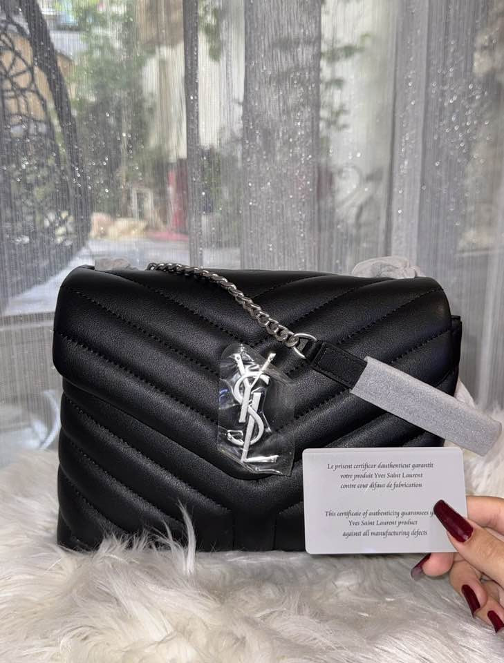 حقيبه Saint Laurent صنع في France


**إذا كنت صاحب هذا الإعلان وتريد حذفه لأي سبب، رجاءا أرسل رسالة إلى الدعم الفني**
