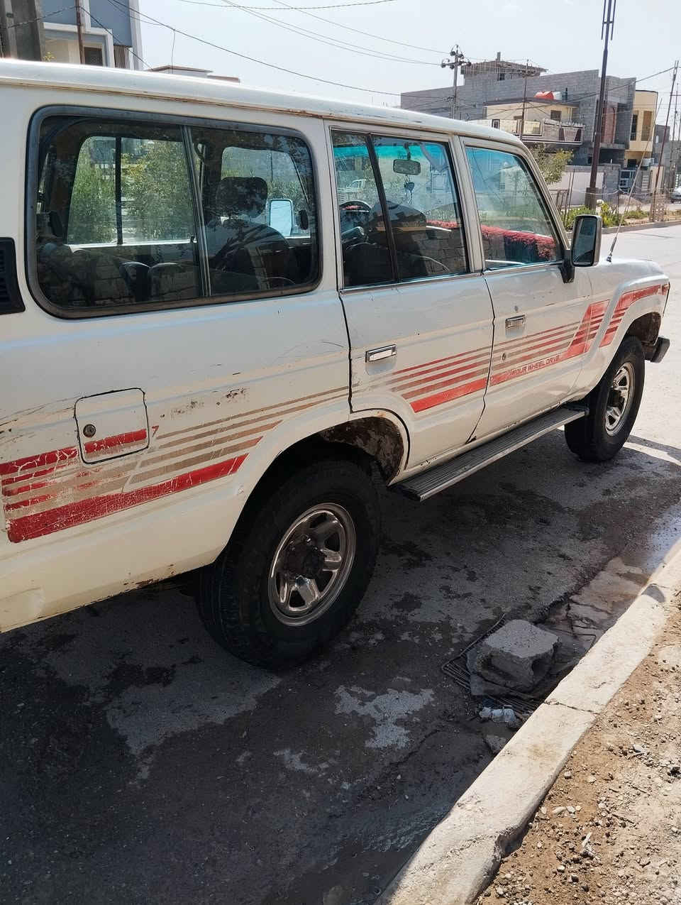 سلام عليكم لاندكروز للبيع 89 سياره خير من الله رقم بغداد تحويل بسم المشتري السعر اب46 وبيها مجال حك جيه الاستفسار اكثر عرقم ***********
